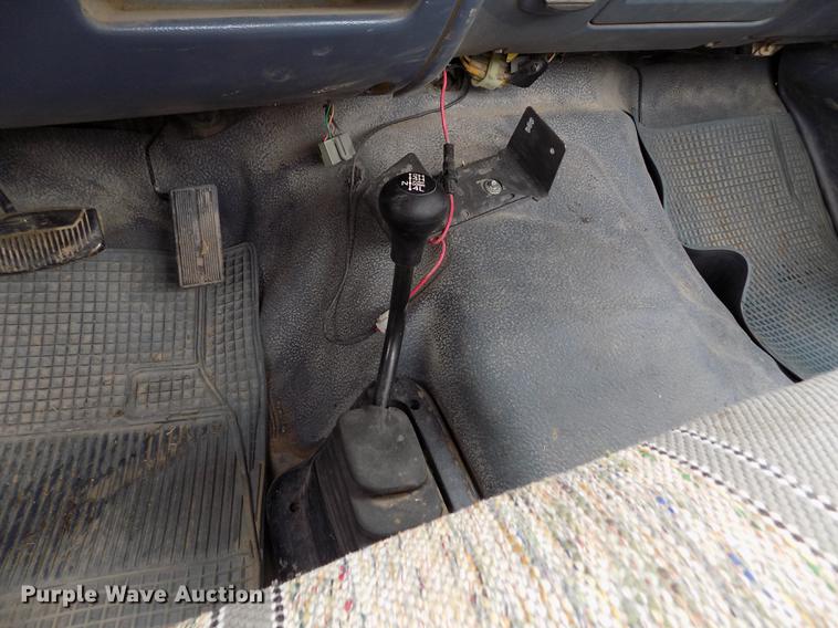 image for item FA9533 1993 Ford F150 XL pickup truck