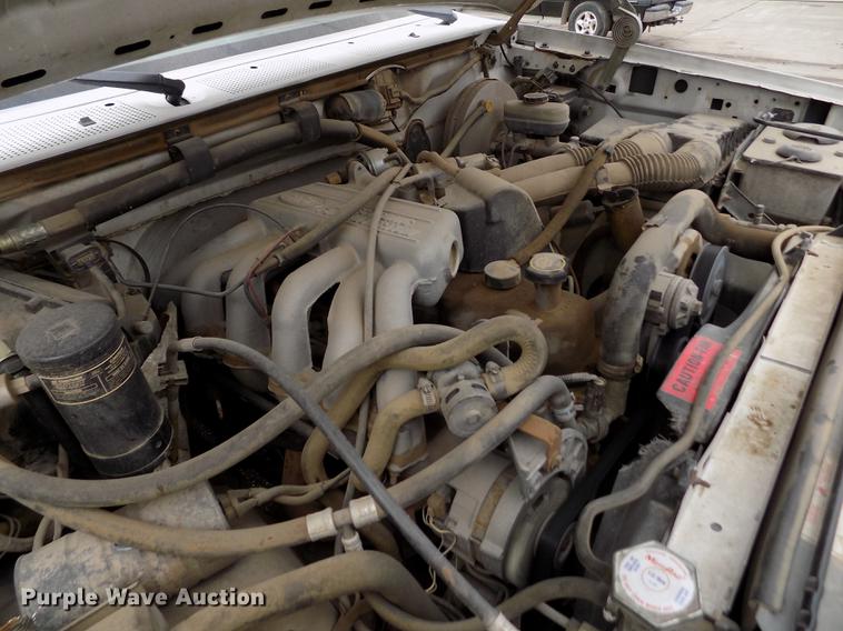 image for item FA9533 1993 Ford F150 XL pickup truck