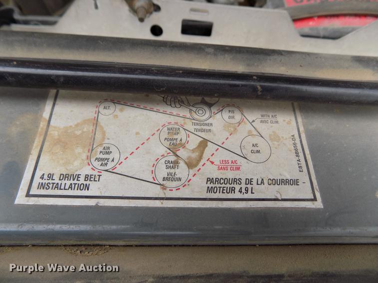 image for item FA9533 1993 Ford F150 XL pickup truck