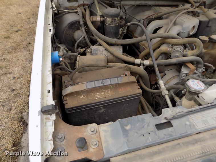 image for item FA9533 1993 Ford F150 XL pickup truck