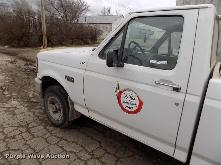 image for item FA9533 1993 Ford F150 XL pickup truck