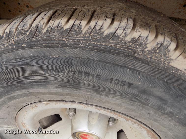 image for item FA9533 1993 Ford F150 XL pickup truck