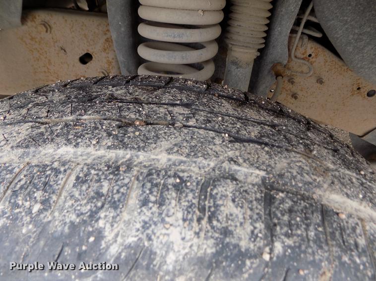 image for item FA9533 1993 Ford F150 XL pickup truck