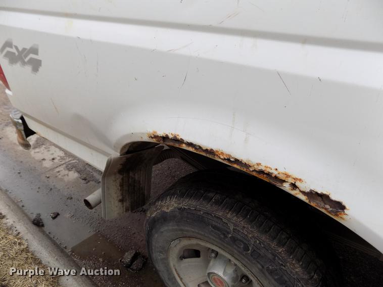 image for item FA9533 1993 Ford F150 XL pickup truck