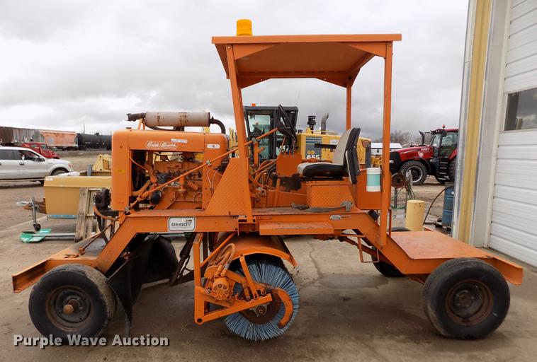 image for item FA9534 Broce T10 broom