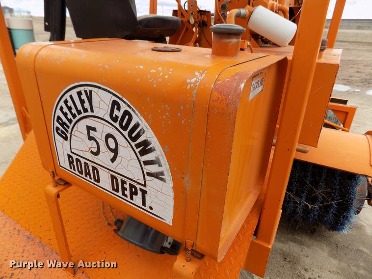 image for item FA9534 Broce T10 broom