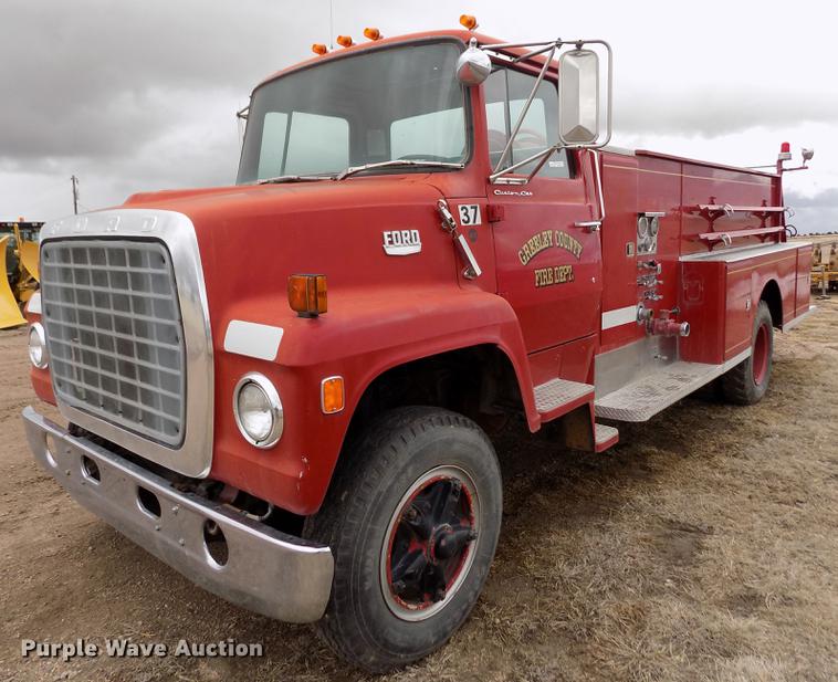 image for item FA9536 1975 Ford 800 fire truck