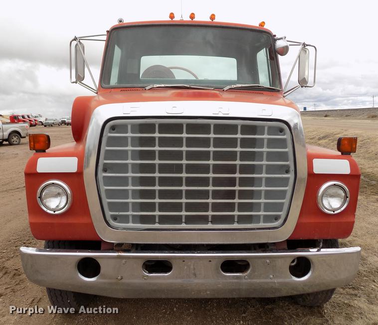 image for item FA9536 1975 Ford 800 fire truck