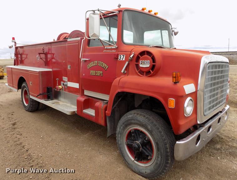 image for item FA9536 1975 Ford 800 fire truck