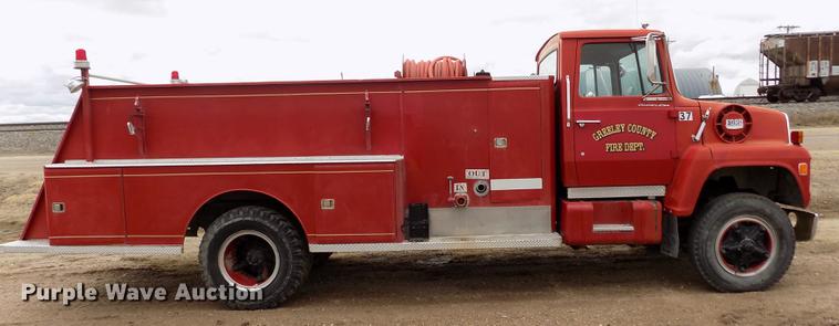 image for item FA9536 1975 Ford 800 fire truck