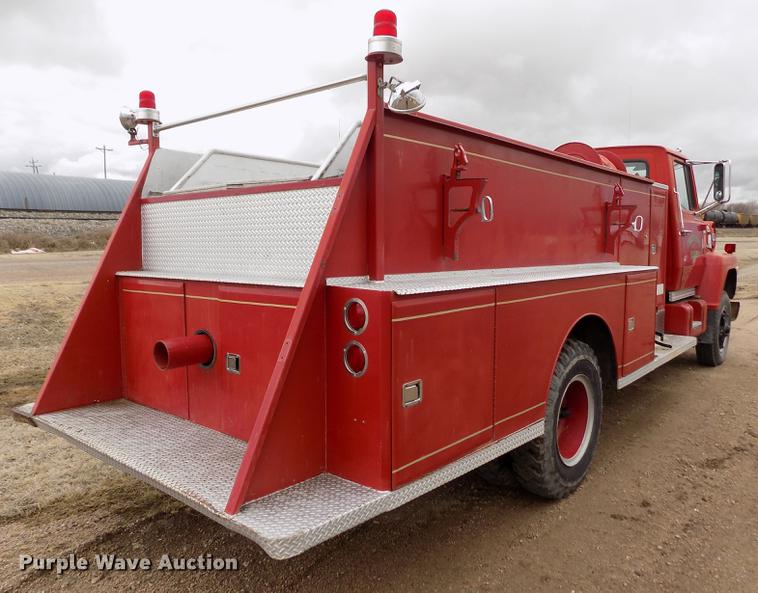 image for item FA9536 1975 Ford 800 fire truck
