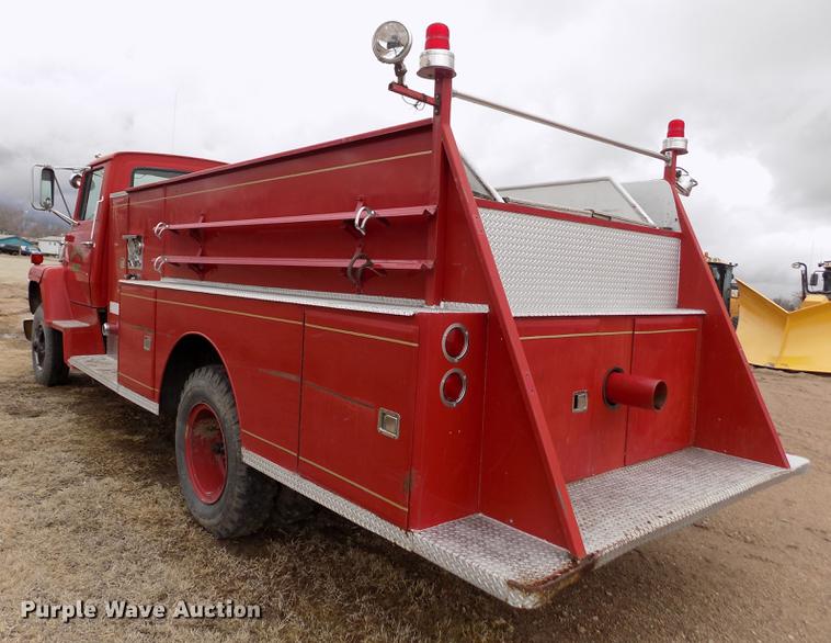 image for item FA9536 1975 Ford 800 fire truck