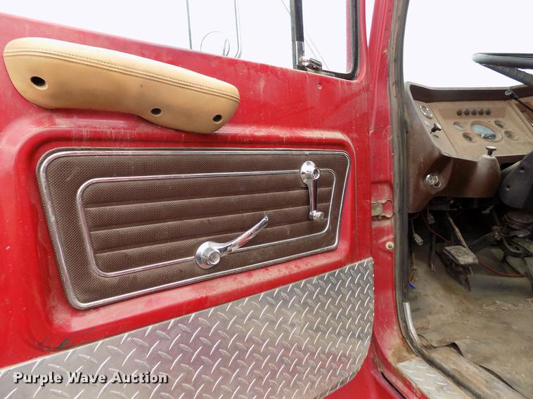 image for item FA9536 1975 Ford 800 fire truck