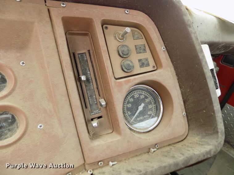 image for item FA9536 1975 Ford 800 fire truck