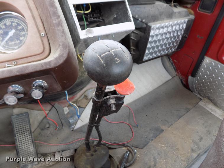 image for item FA9536 1975 Ford 800 fire truck