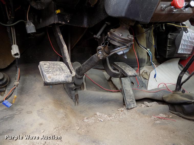 image for item FA9536 1975 Ford 800 fire truck