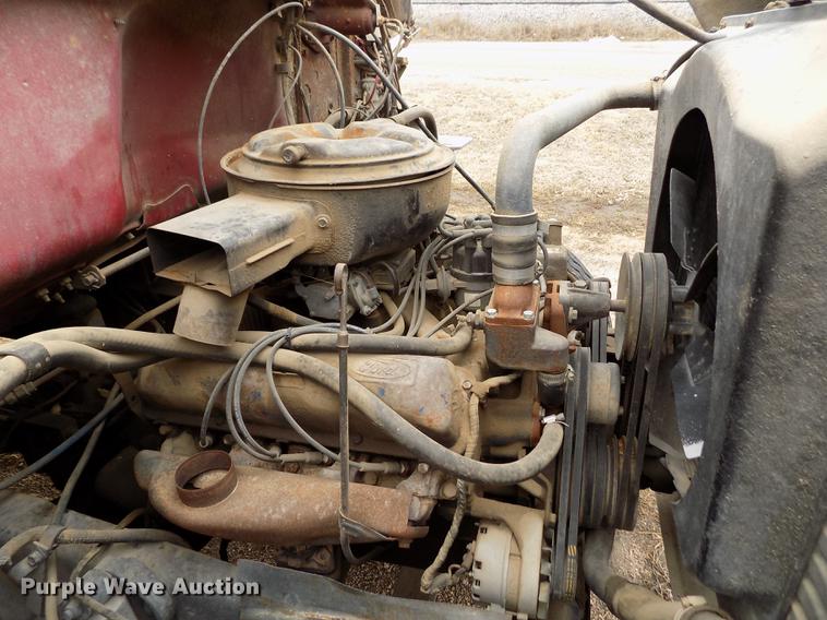 image for item FA9536 1975 Ford 800 fire truck