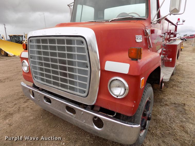 image for item FA9536 1975 Ford 800 fire truck