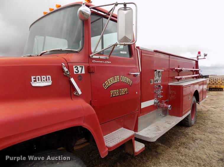 image for item FA9536 1975 Ford 800 fire truck