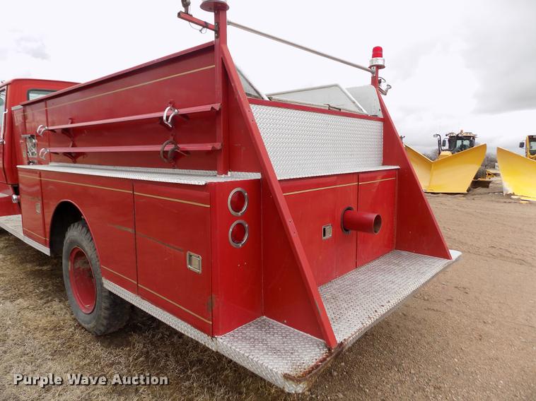 image for item FA9536 1975 Ford 800 fire truck