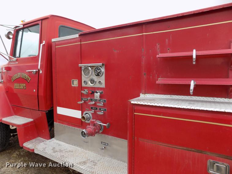 image for item FA9536 1975 Ford 800 fire truck