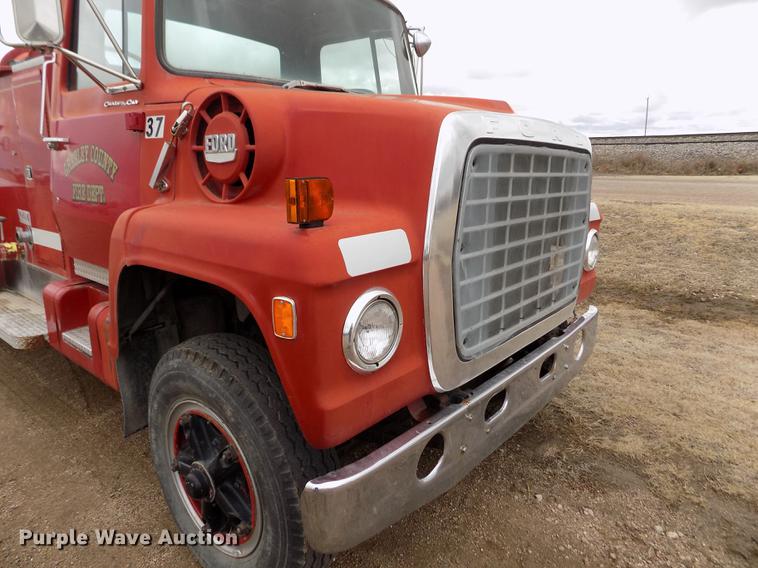 image for item FA9536 1975 Ford 800 fire truck