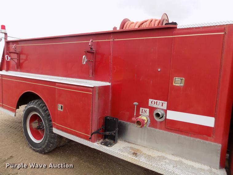 image for item FA9536 1975 Ford 800 fire truck