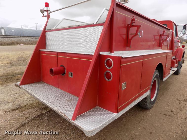image for item FA9536 1975 Ford 800 fire truck