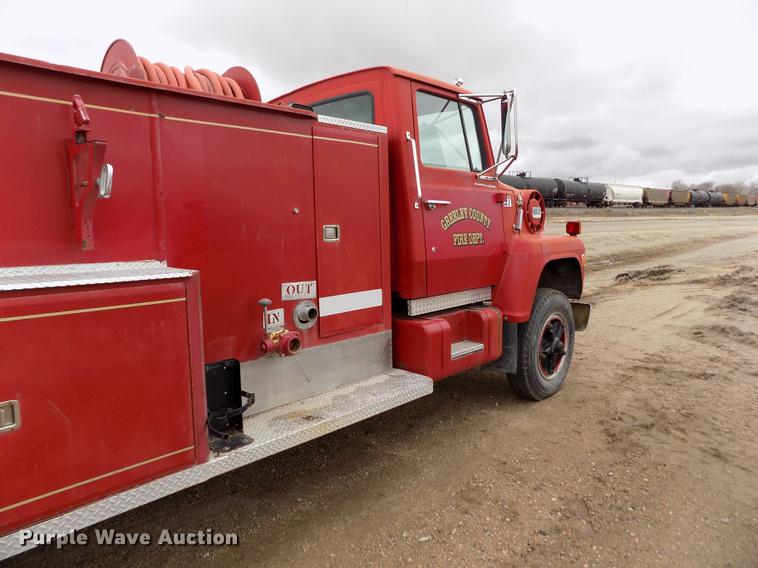 image for item FA9536 1975 Ford 800 fire truck