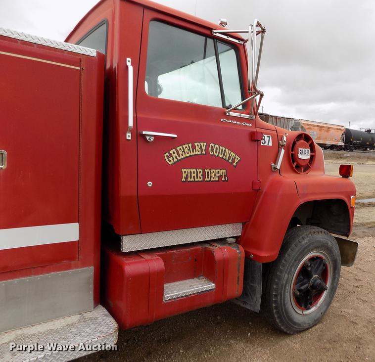 image for item FA9536 1975 Ford 800 fire truck