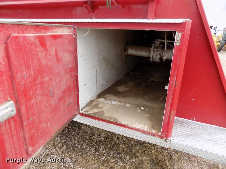 image for item FA9536 1975 Ford 800 fire truck