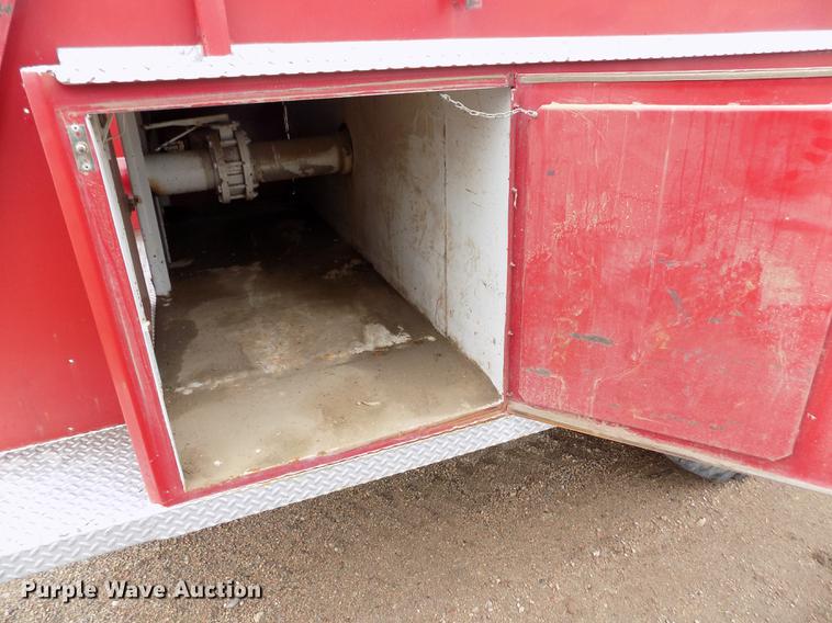 image for item FA9536 1975 Ford 800 fire truck