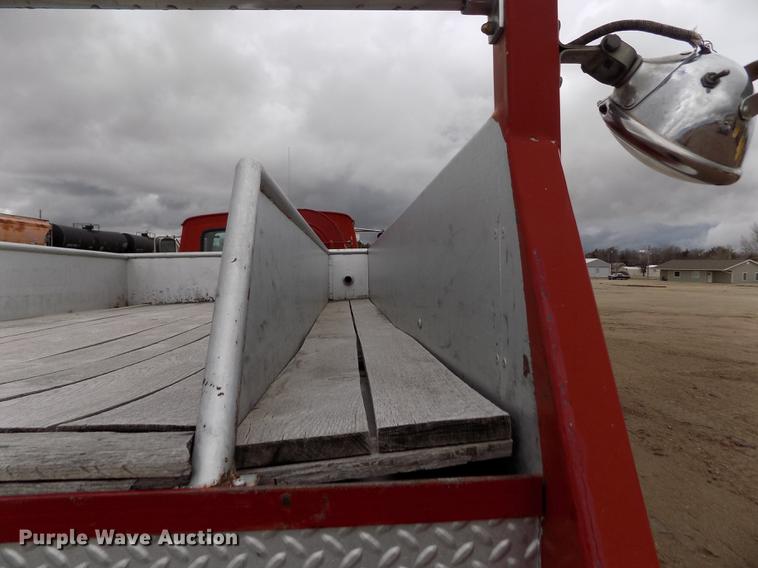 image for item FA9536 1975 Ford 800 fire truck