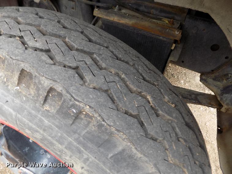 image for item FA9536 1975 Ford 800 fire truck