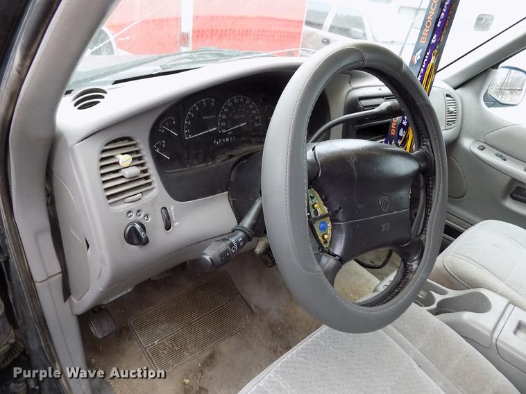 image for item FA9541 1997 Mercury Mountaineer SUV