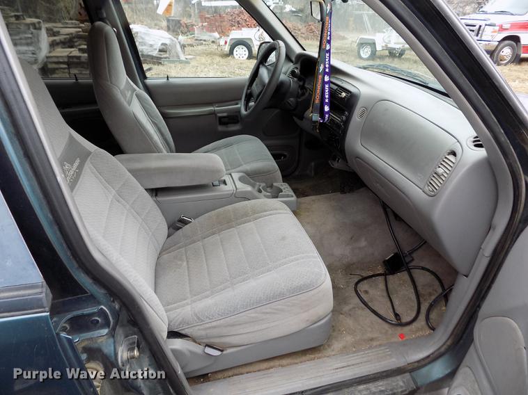 image for item FA9541 1997 Mercury Mountaineer SUV