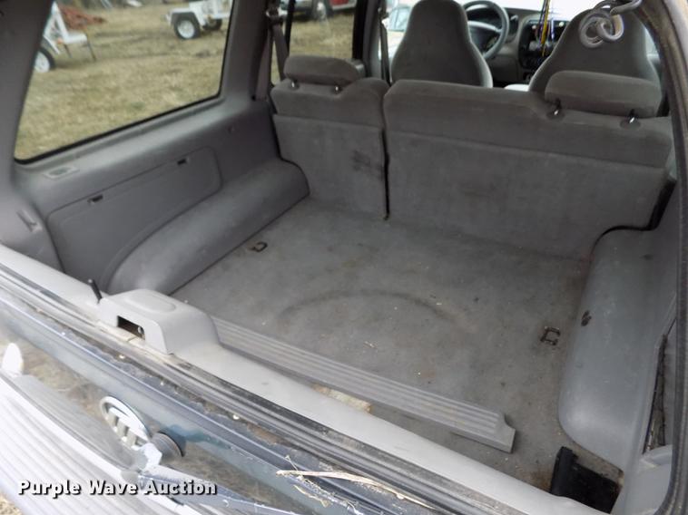 image for item FA9541 1997 Mercury Mountaineer SUV