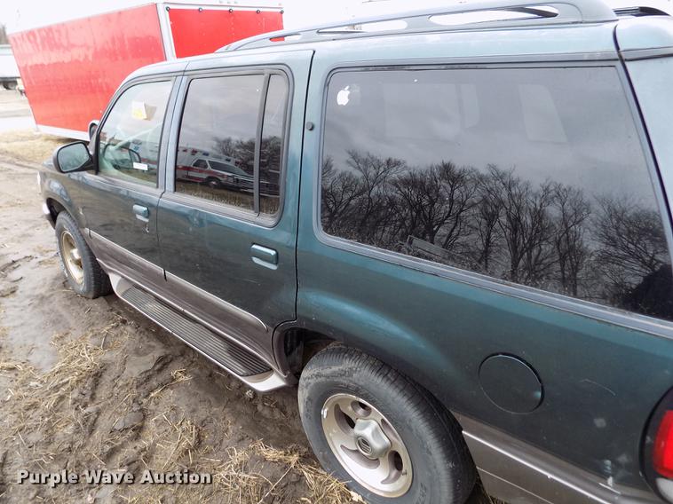 image for item FA9541 1997 Mercury Mountaineer SUV