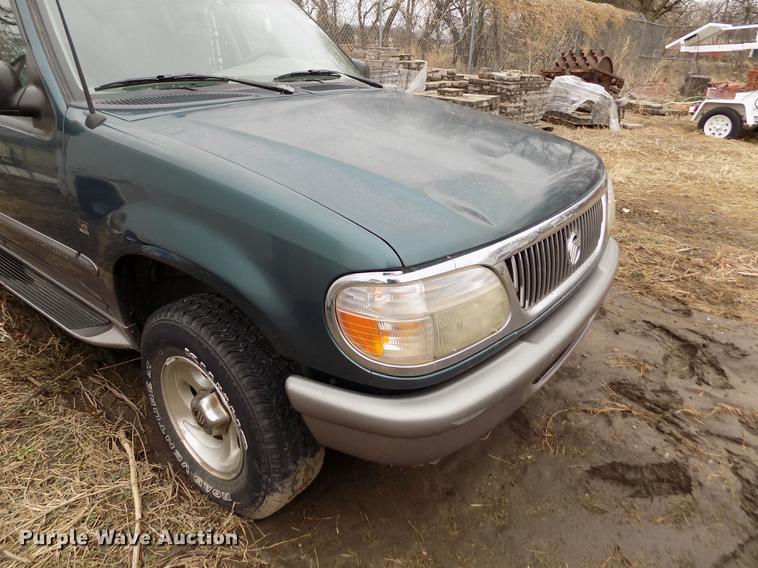 image for item FA9541 1997 Mercury Mountaineer SUV