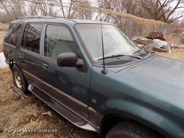 image for item FA9541 1997 Mercury Mountaineer SUV