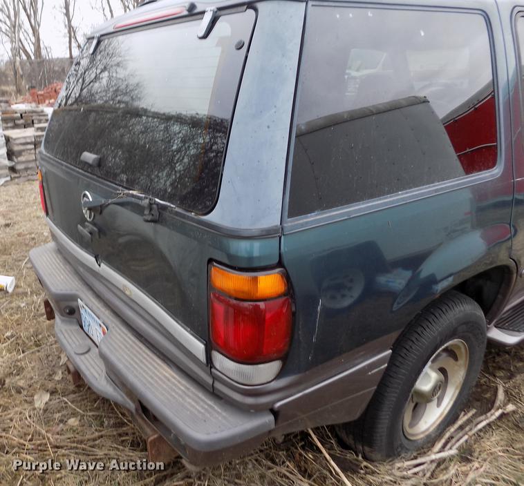 image for item FA9541 1997 Mercury Mountaineer SUV