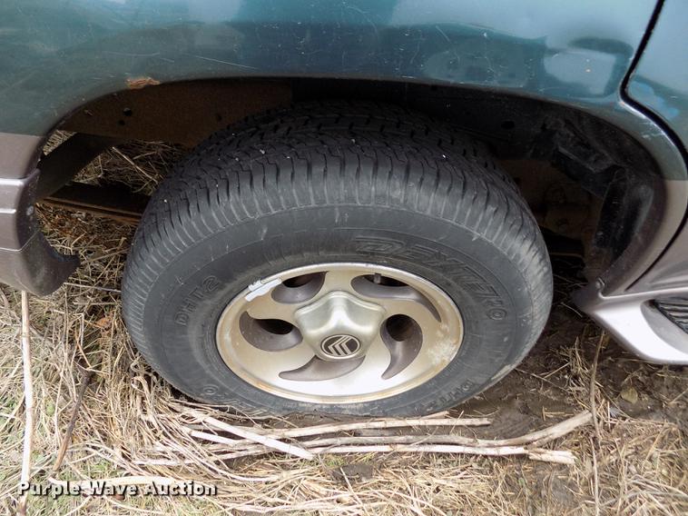 image for item FA9541 1997 Mercury Mountaineer SUV