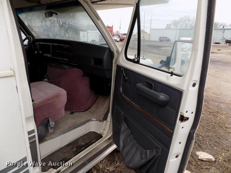 image for item FA9542 1991 Ford Econoline E350 Tioga Arrow RV