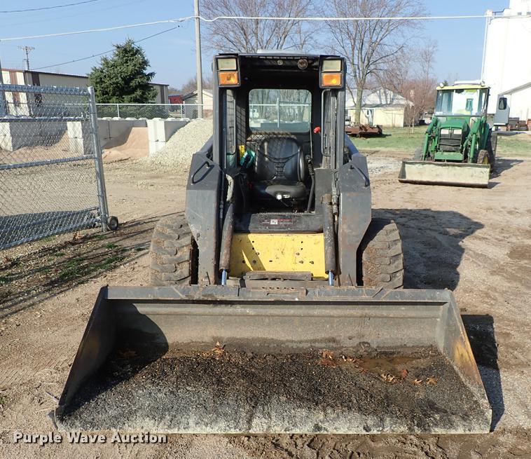 image for item FN9764 2001 New Holland LS180 skid steer