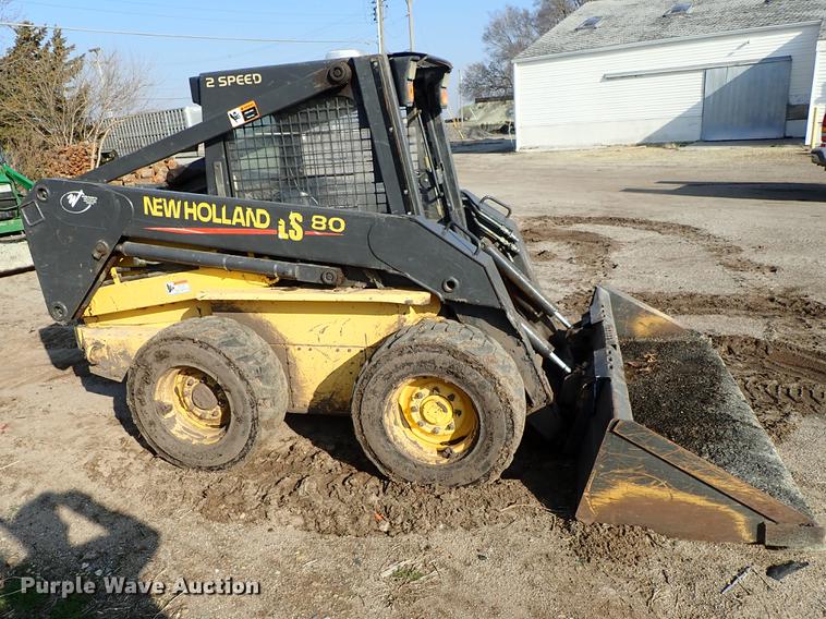image for item FN9764 2001 New Holland LS180 skid steer