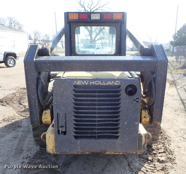 image for item FN9764 2001 New Holland LS180 skid steer