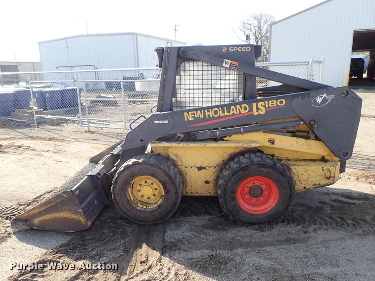 image for item FN9764 2001 New Holland LS180 skid steer