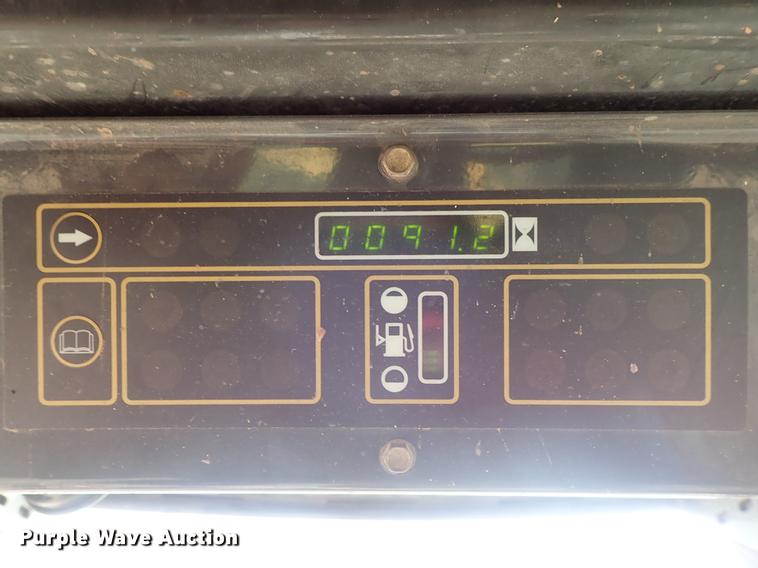 image for item FN9764 2001 New Holland LS180 skid steer