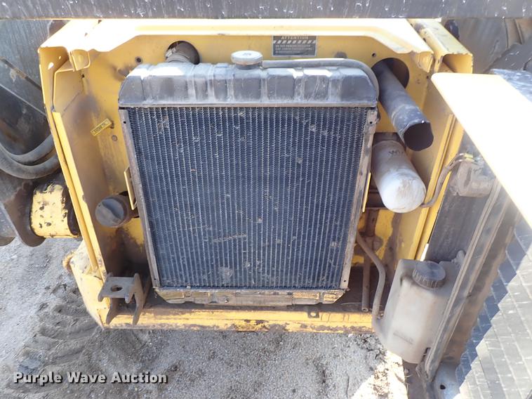 image for item FN9764 2001 New Holland LS180 skid steer