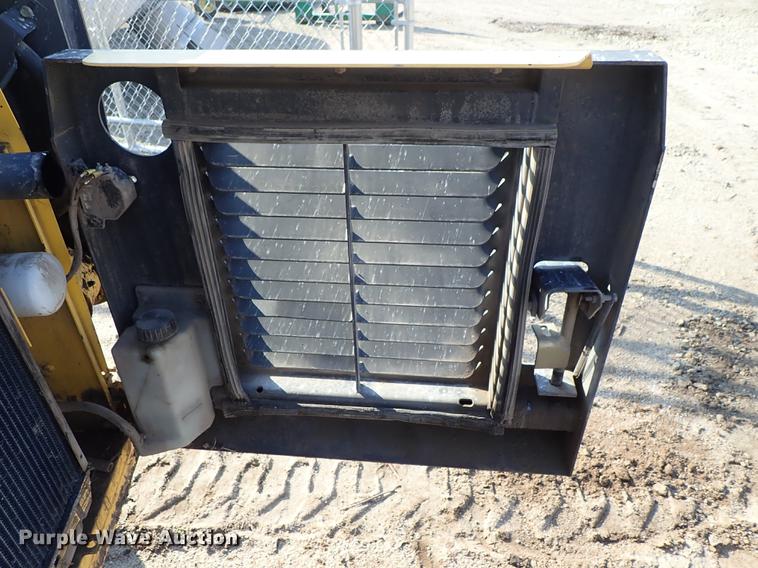 image for item FN9764 2001 New Holland LS180 skid steer